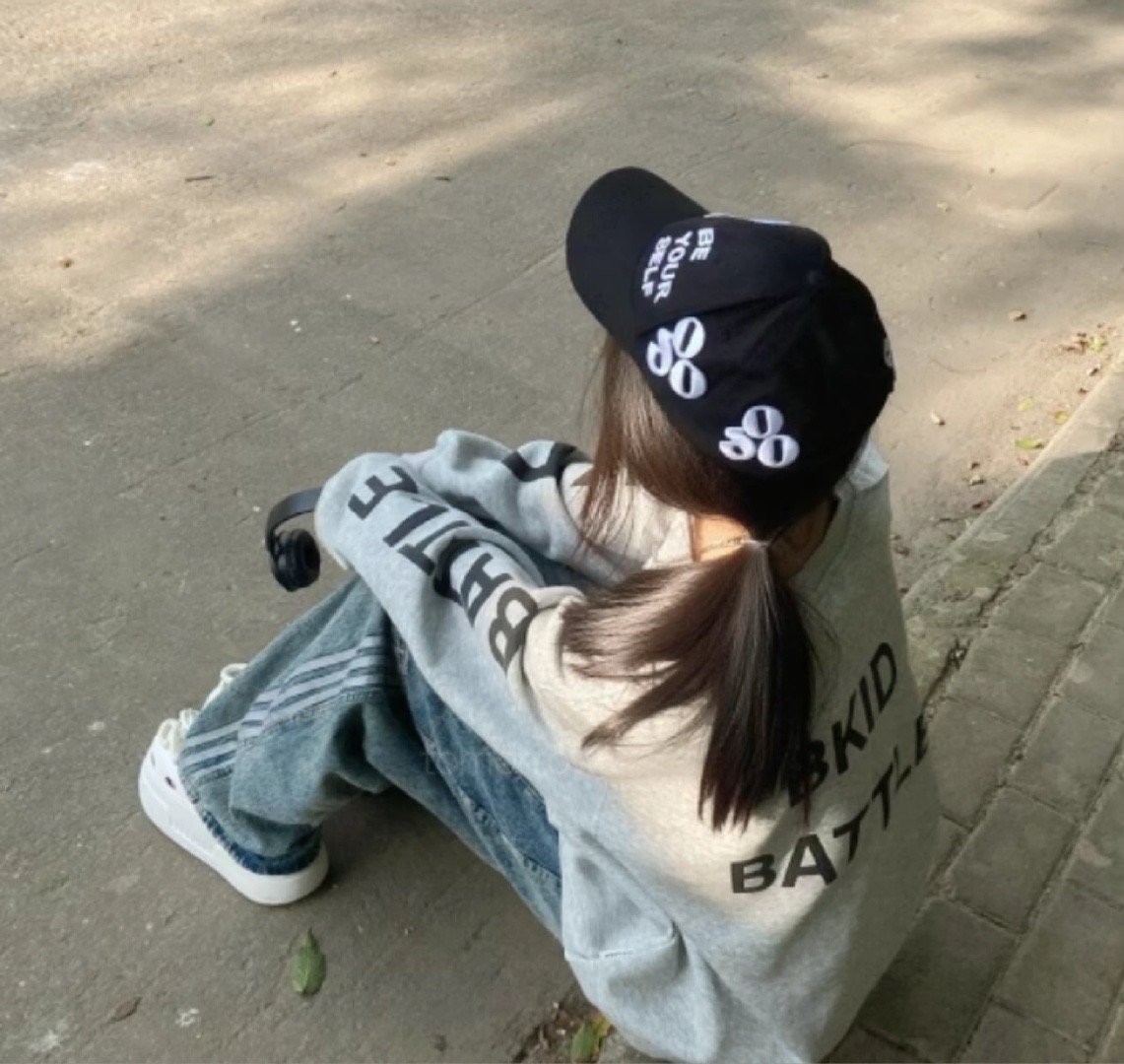 我让你离开我了吗 你的掌纹里没有我的命运 那就给我割出来 知道吗 ​​​