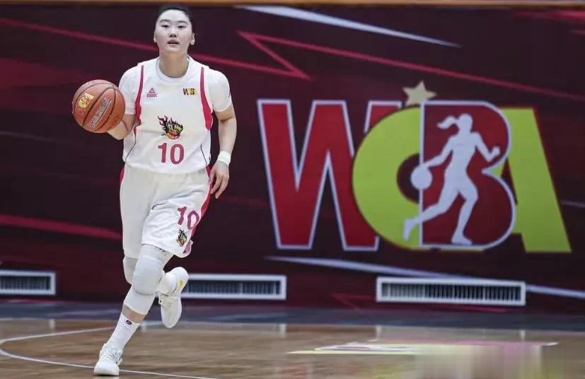 “武球王”强势归来！

昨晚，山西竹叶青酒女篮坐镇主场迎战大庆安瑞达女篮，作为球