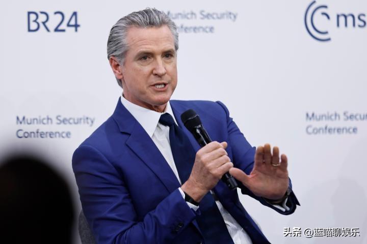 加州州长纽森批评川普第二任期以来在高尔夫上花费了美国纳税人1亿美元。
他抨击川普