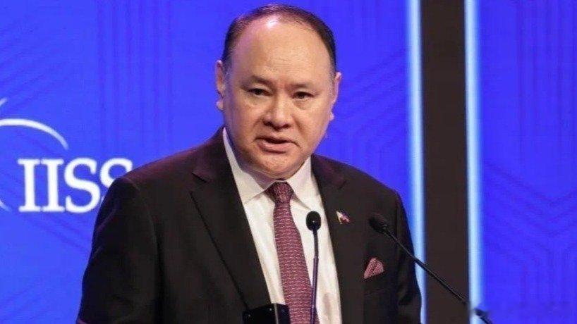 凤凰新闻【不知悔改！被中方制裁的菲防长，又大放厥词】【文/观察者网熊超然】黄岩岛