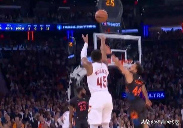 NBA东部决赛实时战况，布伦森半场仅2分，尼克斯领先骑士4分进入中场休息！北京时