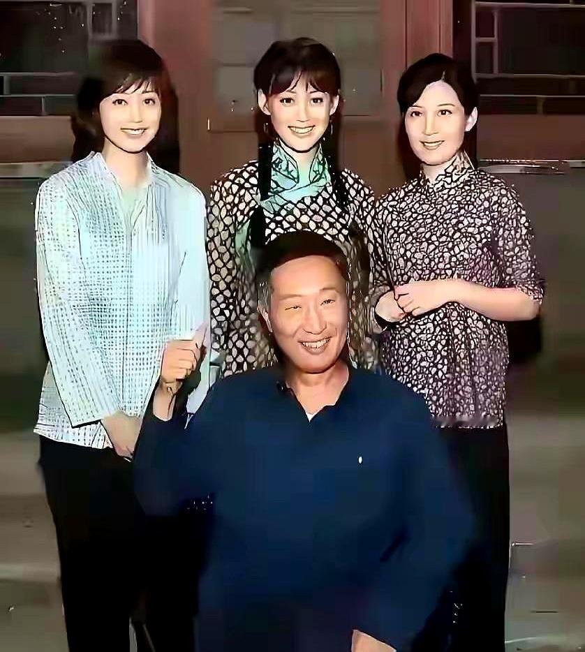 别在那儿硬扛着说自己还是“小鲜肉”了，就这四张脸，但凡你能认出一个，说明你这年纪