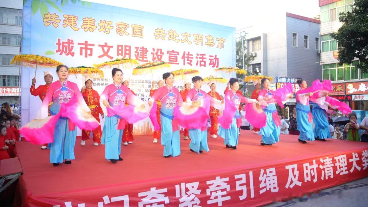 房县 寓教于乐倡文明 共建共享幸福城 房县“文明集市”主题宣传活动火热开展十堰爆