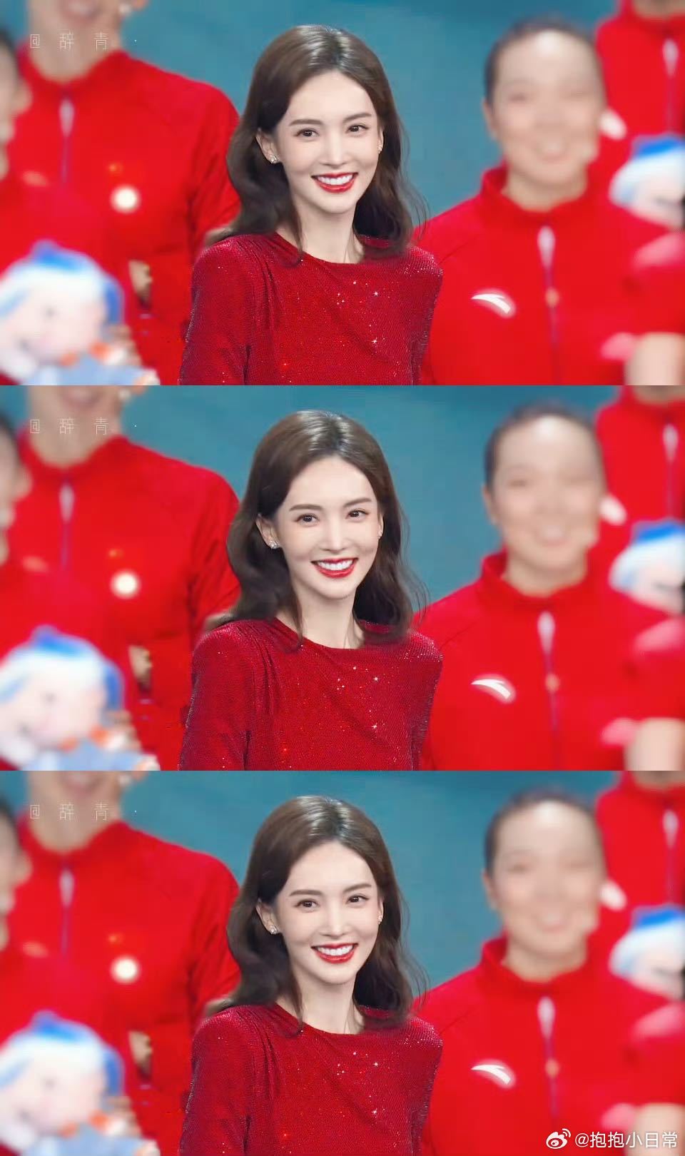 金晨15周年许个愿吧救命！金晨出道都十五年了？我还记着她晚会上的红裙舞蹈，身段绝