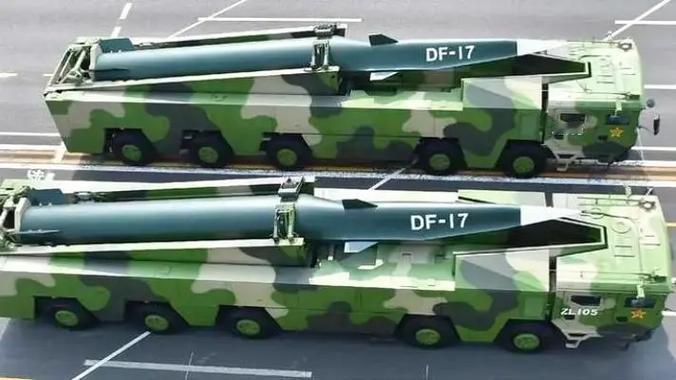 东风17导弹不仅能够打海上高速移动的航空母舰，而且是反航母利器中最强的武器之一。