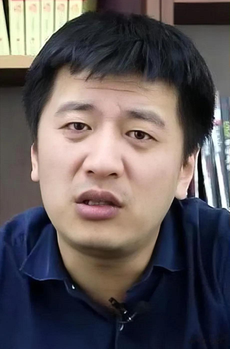 几年前，就有人说“张雪峰迟早会惹上麻烦”，他语言过于直接，观点过于现实，与当今社