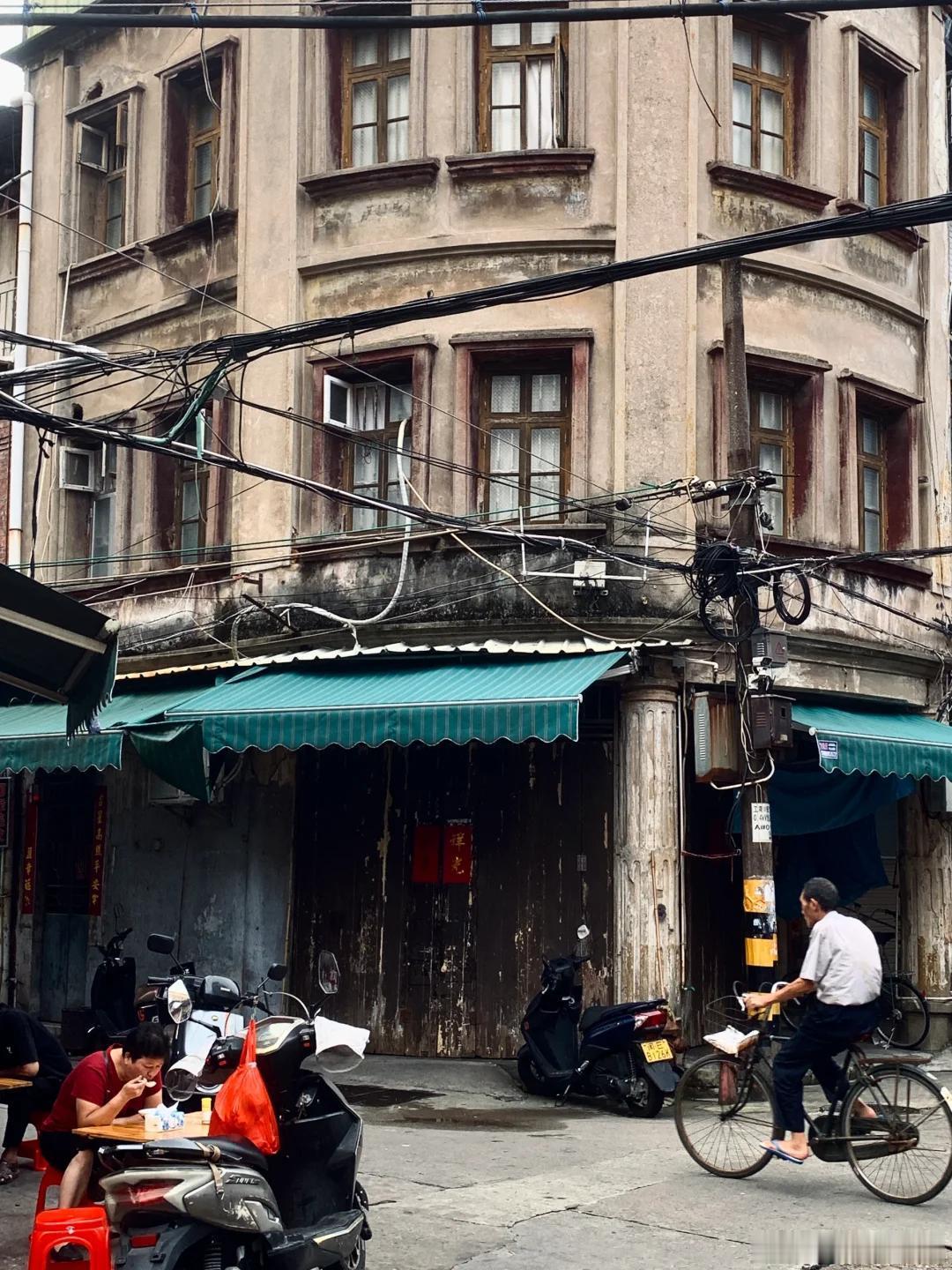 盛夏追光之旅微博旅行ing 在云霄，慢是这里唯一的时差～走在云霄老街，能碰到修理