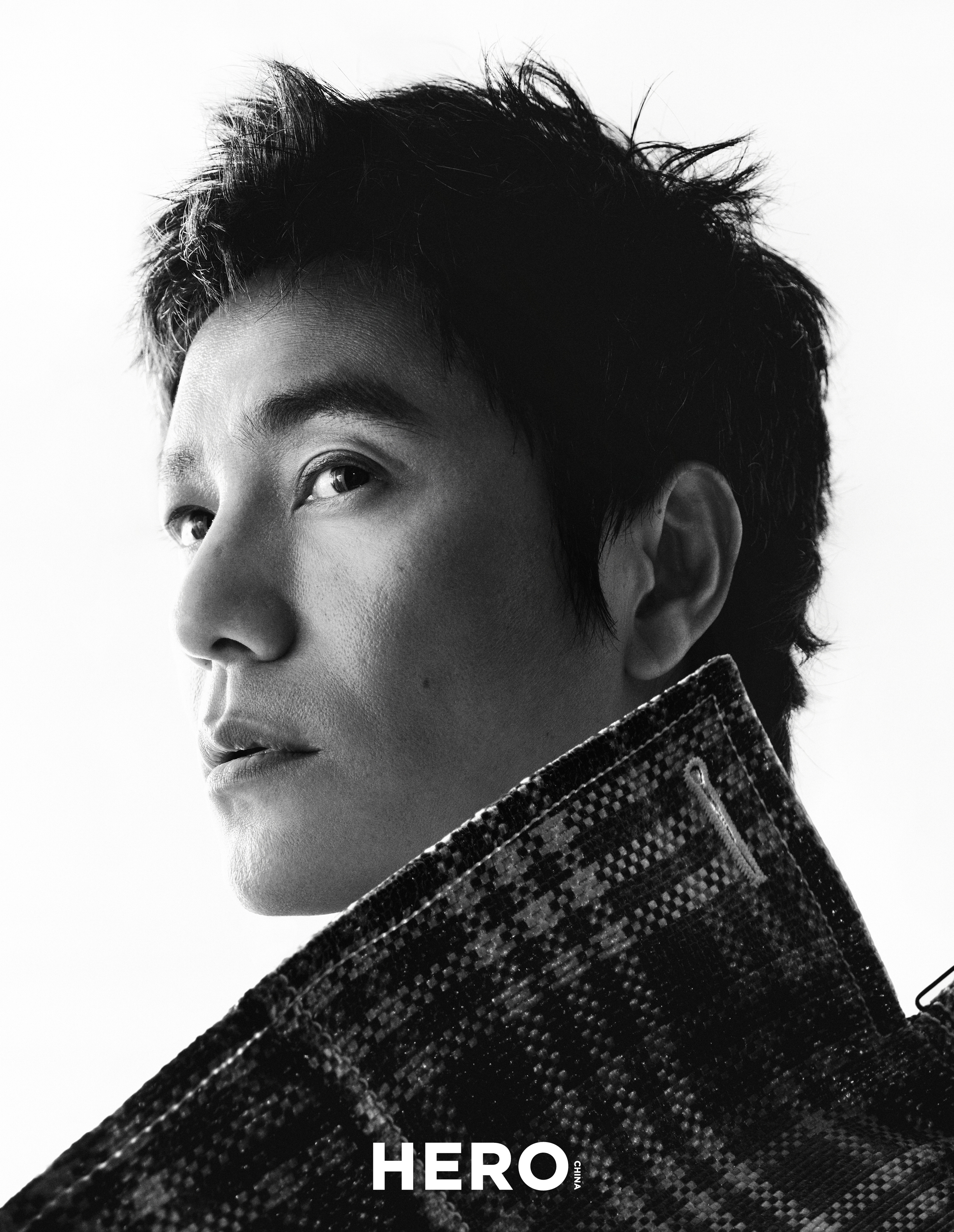 陈坤｜《HERO》中文版 春日序曲🍃陈坤解锁《HERO》中文版全新一期封面。暗
