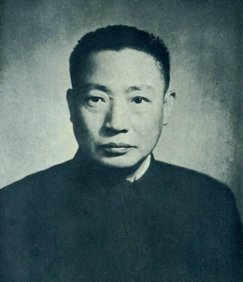 1949年，北平解放前，军统北平站少将站长徐宗尧手握巨额财富，可他却没有跟着蒋介