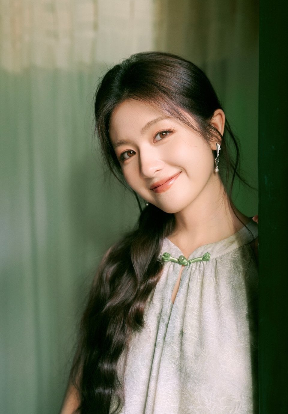影视寒冬真的对中腰部演员有影响吧，李兰迪在95花里确实没有竞争优势。 