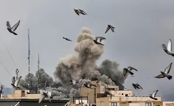 一座文化中心也挨炸？南黎巴嫩纳巴蒂耶传来坏消息，俄罗斯之家在空袭中化作废墟。所幸