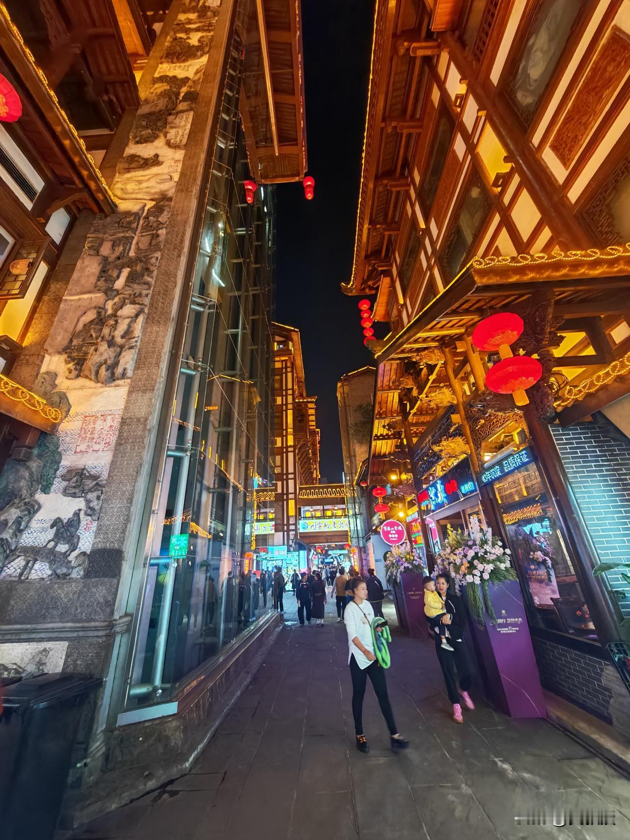 为啥现在旅游景点满满都是人
以前来
都没觉得这么多人