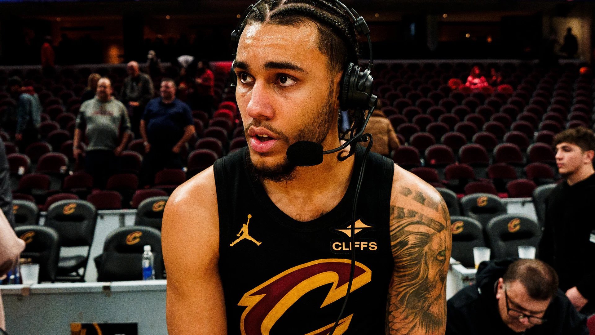 杰伦·泰森最近5场比赛的表现：14.4 分5.2个篮板2.4次助攻1.0次抢断4