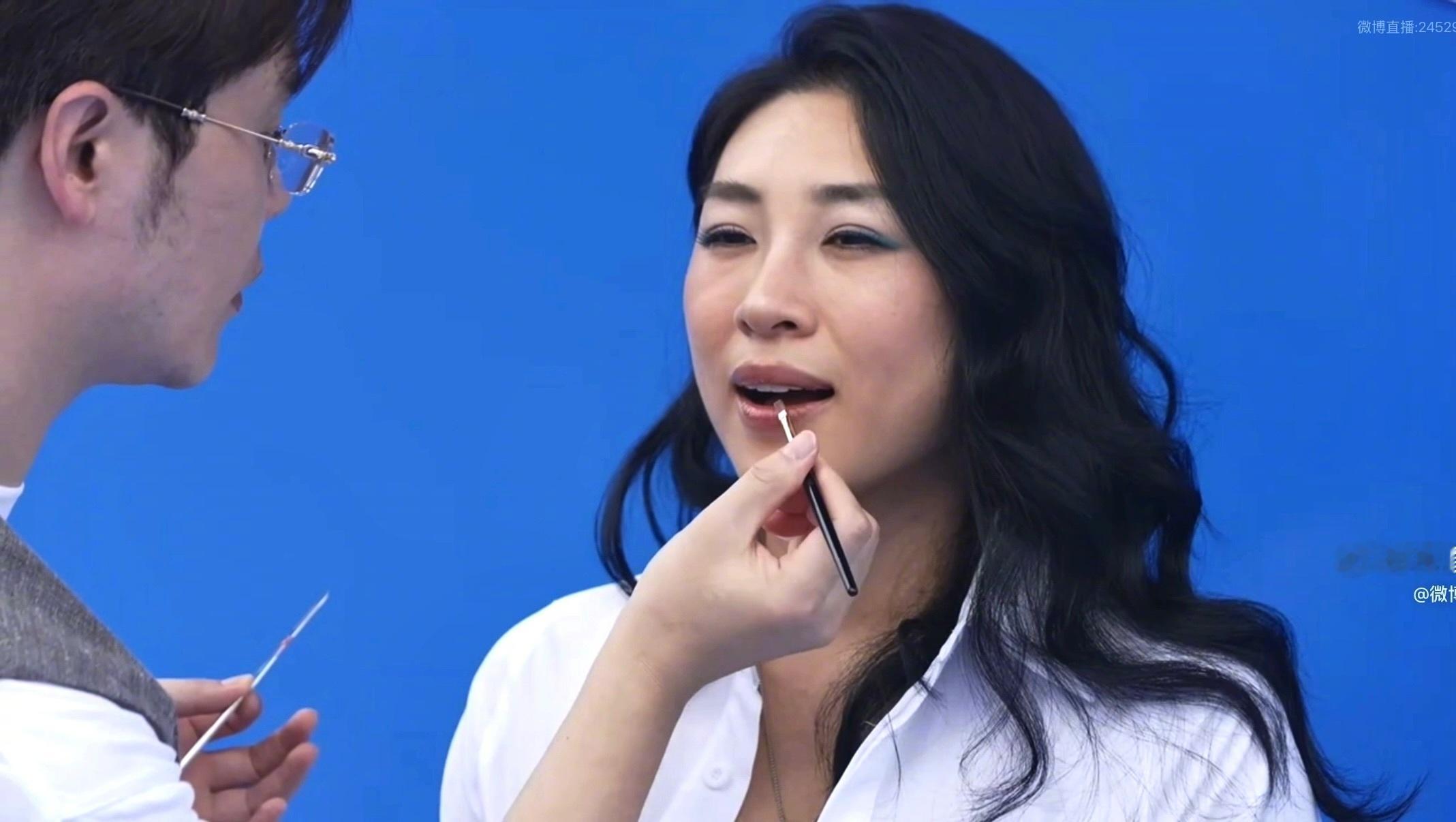 淡淡卡布里蓝妆卡布里蓝大玩家潮流focus 潮流FOCUS小米汽车展区现场直接被