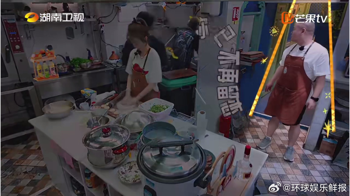 丁禹兮全开麦洗碗硬控整栋楼中餐厅中餐厅名场面 救命！丁禹兮洗碗洗成了个人演唱会，