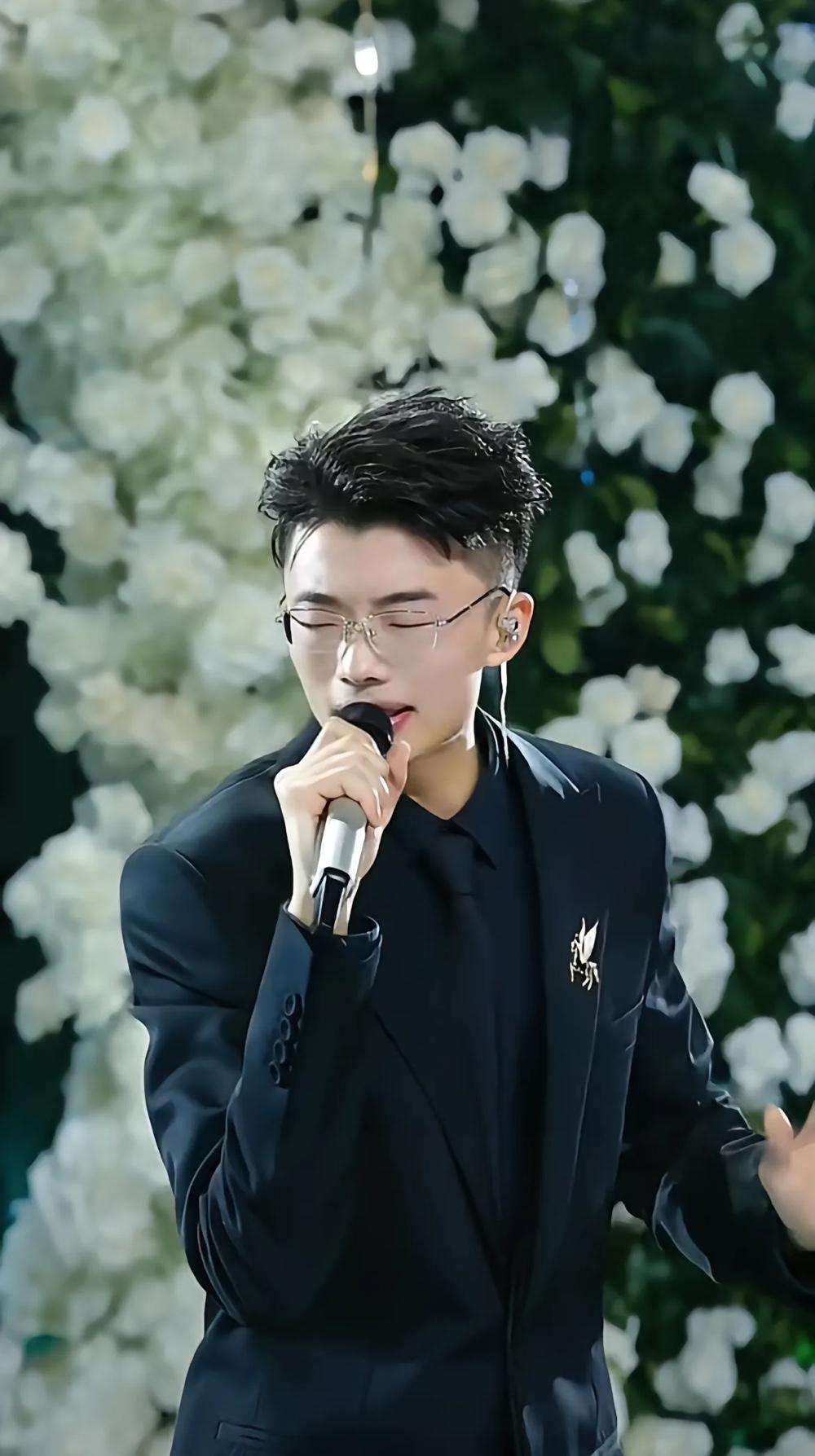 郭有才，从修电车学徒到网红顶流，他到底凭什么火遍全网？

郭有才本名郭壮，199