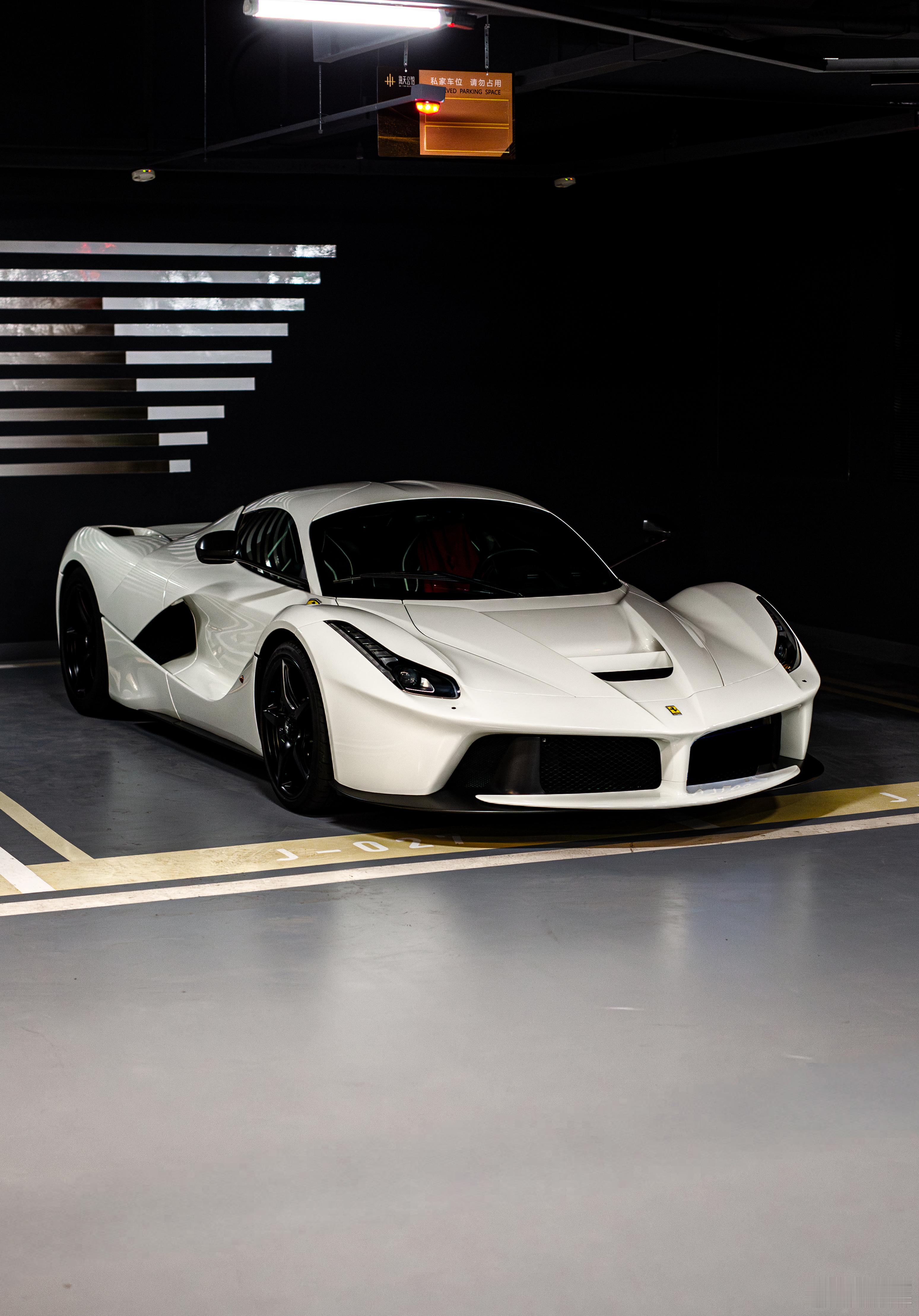 LaFerrari Bianco Avus大陆唯一车身同色车顶的拉法 在那个几乎
