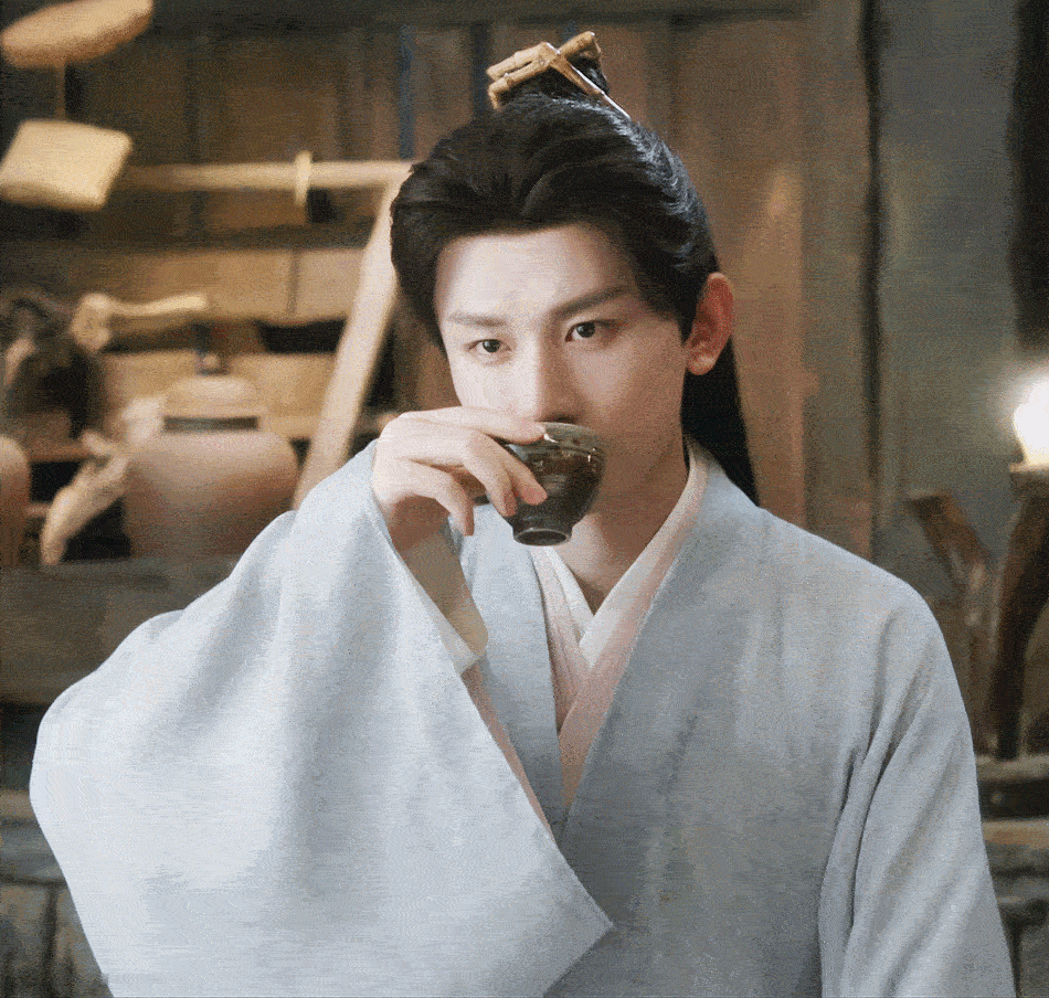 现在一想到茶，煮茶喝茶，我脑子里想到的都是李莲花，都是成毅！ 