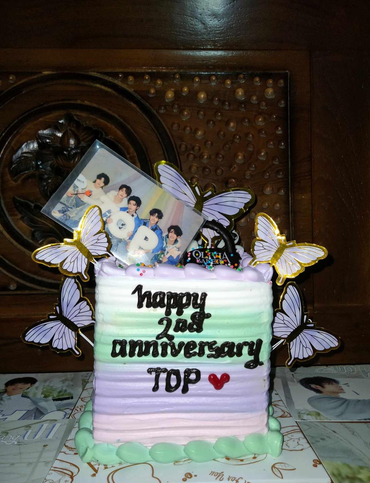 TOP登陆少年组合
Rainbow cake for my sweetheart