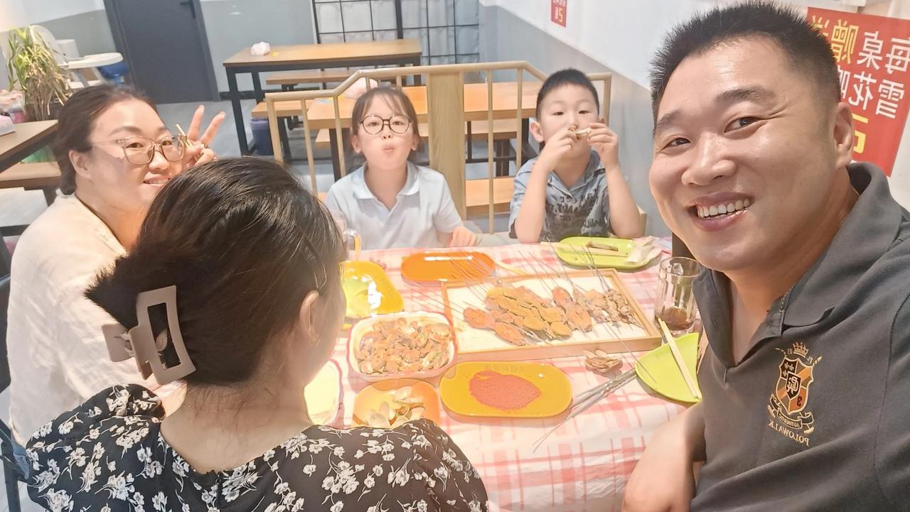 很多网友说我和梅子把钱看的太重，只顾着挣钱，身体都忙坏了，我不否认以前的确是这样