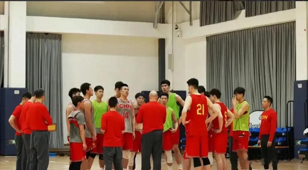 老乔的男篮最强12人，估计在打日本的时候才能知道

★现在的16人，正常情况都会