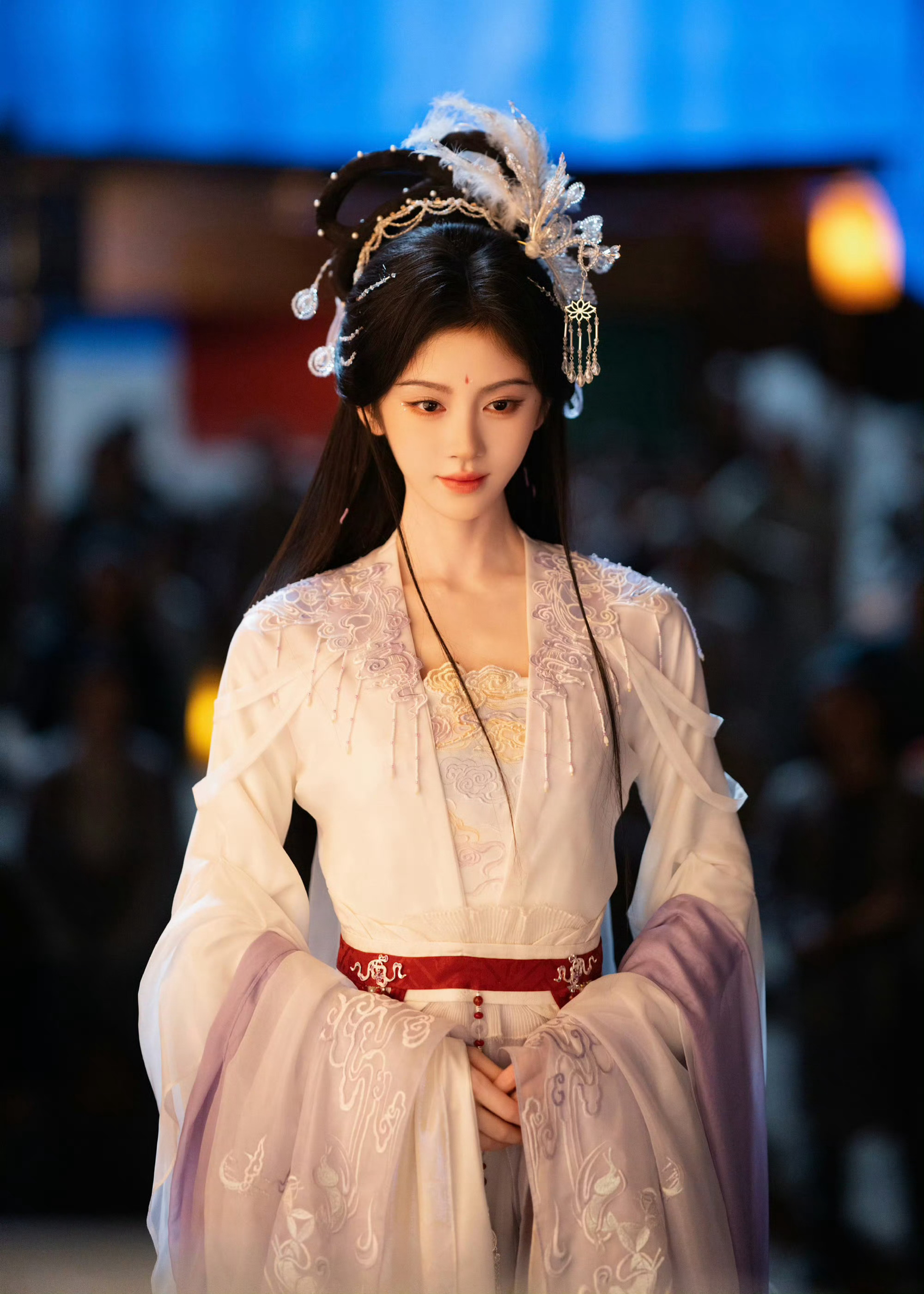 鞠婧祎被曝拒绝替身莴苣真的很敬业 大家中秋节快乐期待《万花世界》苏绿夏《来战》阿