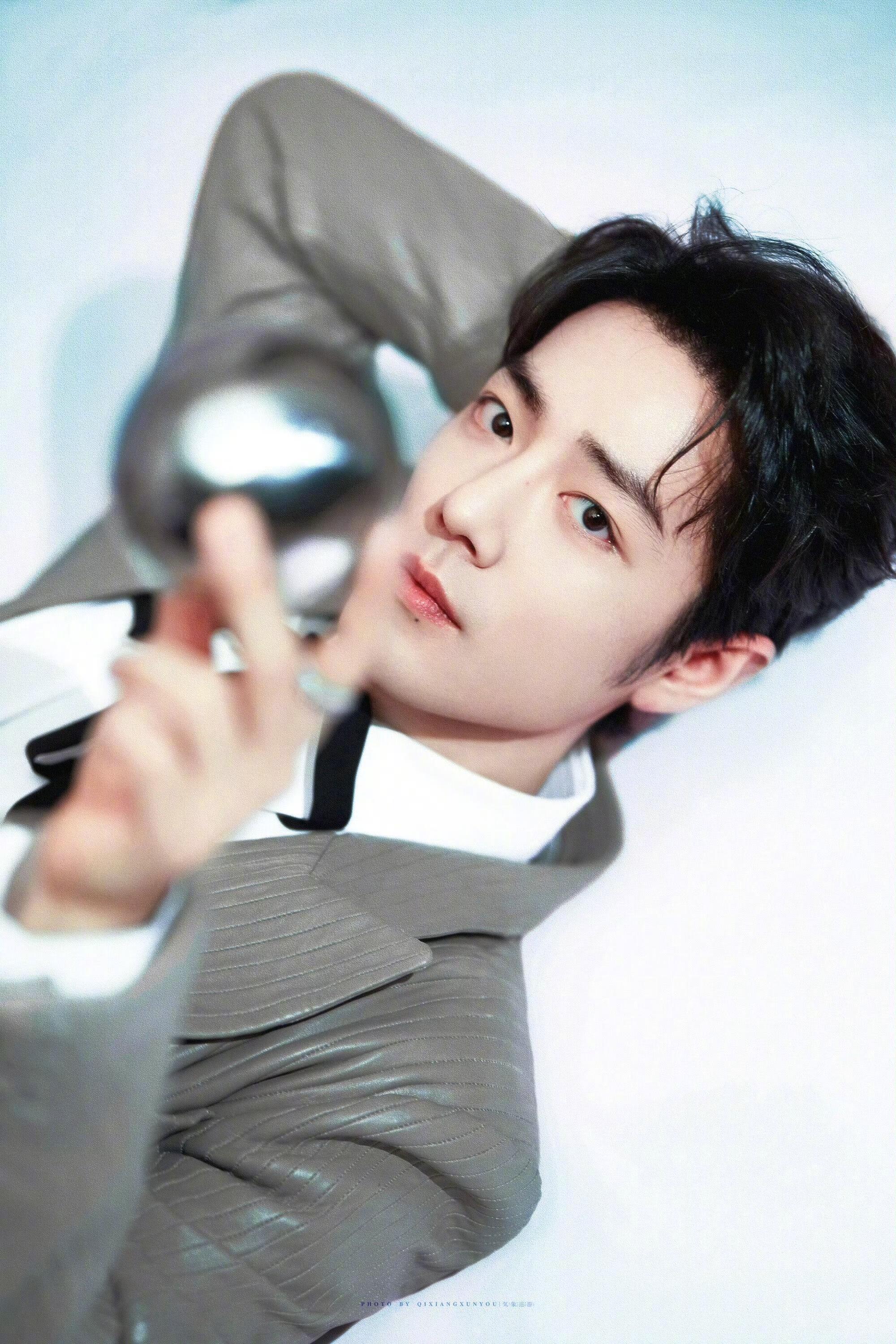 #早安咪语##肖战再度现身高中试卷#一直低调踏实，用作品说话，靠自律和坚持圈粉无