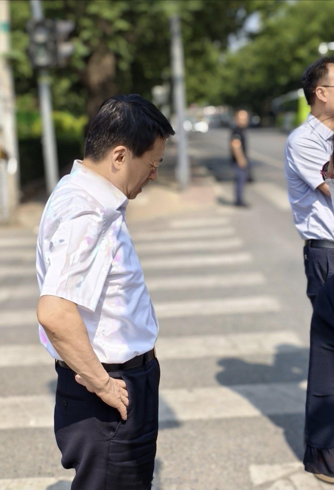 我觉得我还是应该多去校园转转，总体质量太高了，主要是谈吐和认知，真的是如沐春风，
