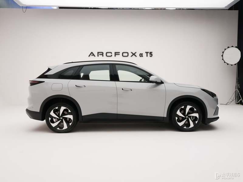 主打双动力布局 新款阿尔法T5售10.98-15.48万