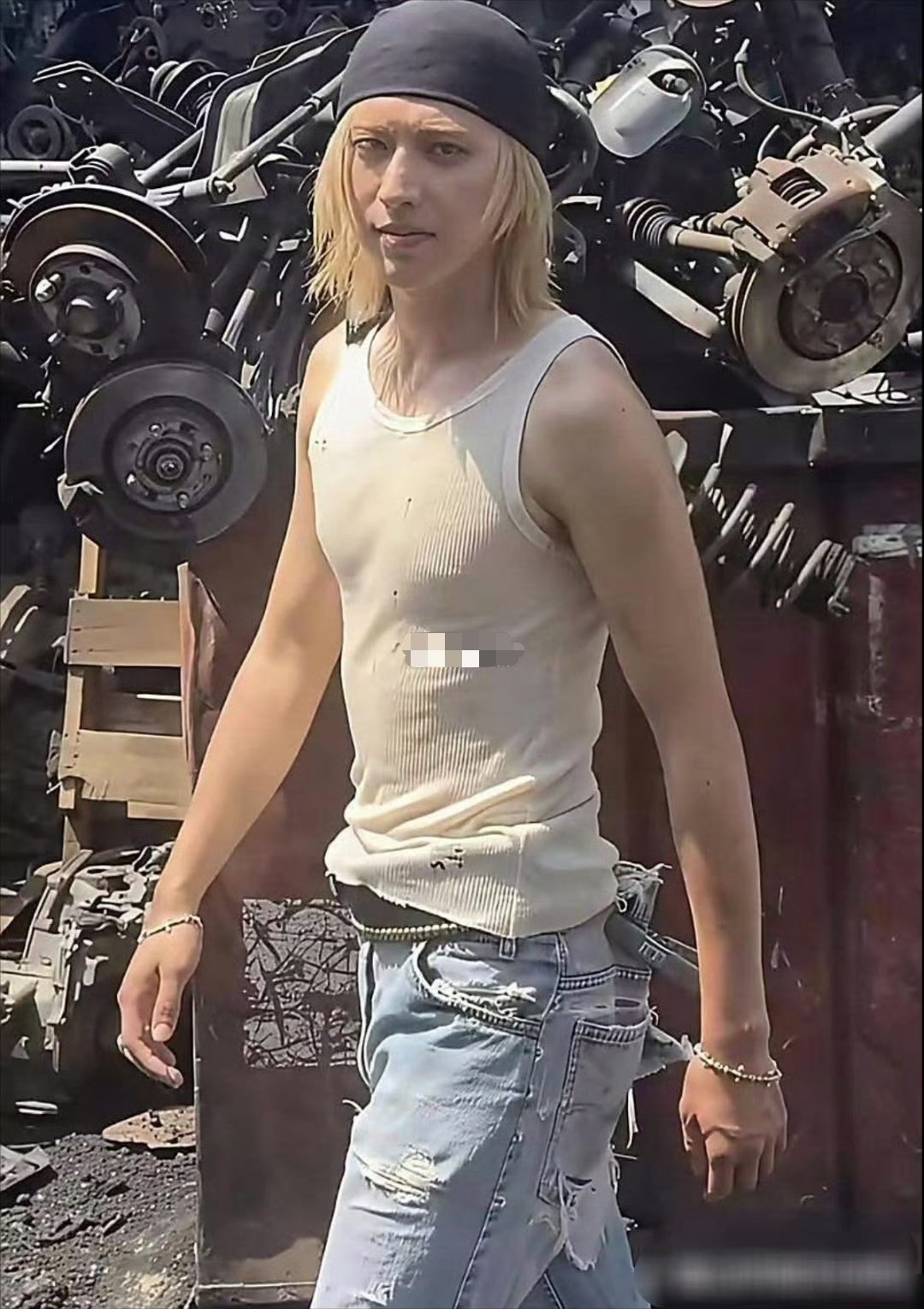 这是蔡徐坤？怎么现在走这个风格了啊好好好 