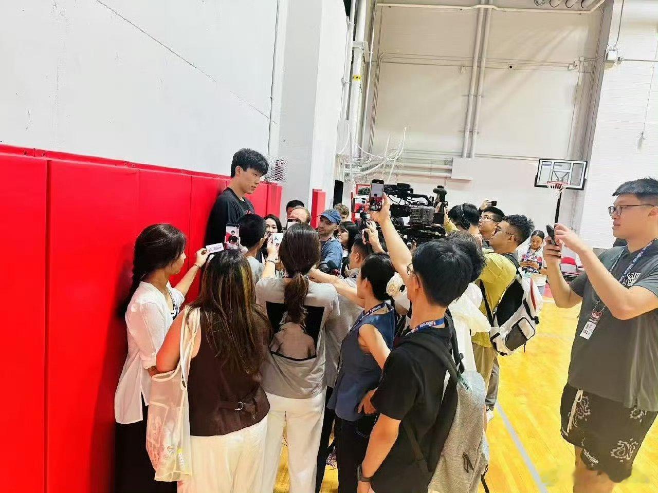 逐渐习惯这样的场面杨瀚森 ​​​