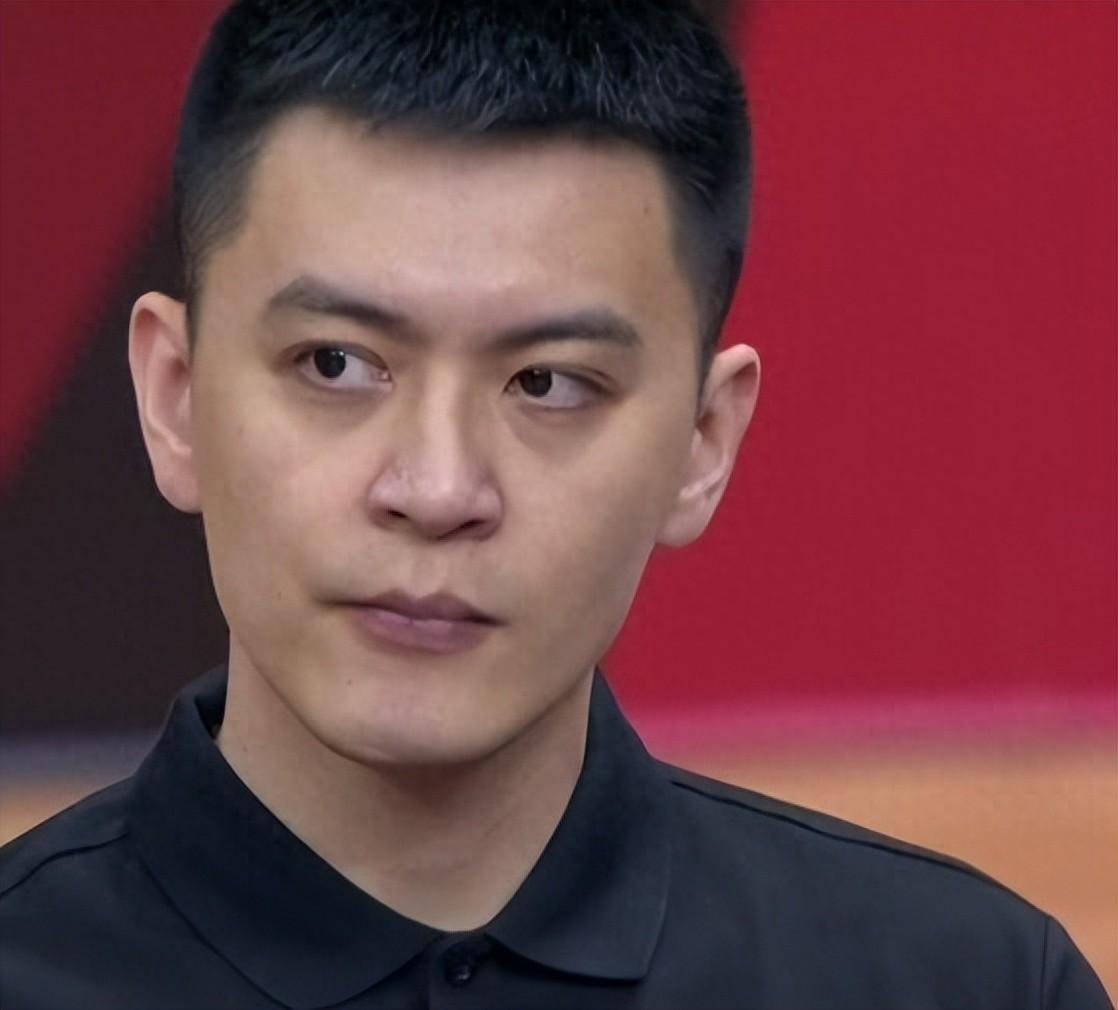北京队末节替补为什么能赢球？杨鸣一席话说的很实在
第四节，北京队方硕，张才仁，邱