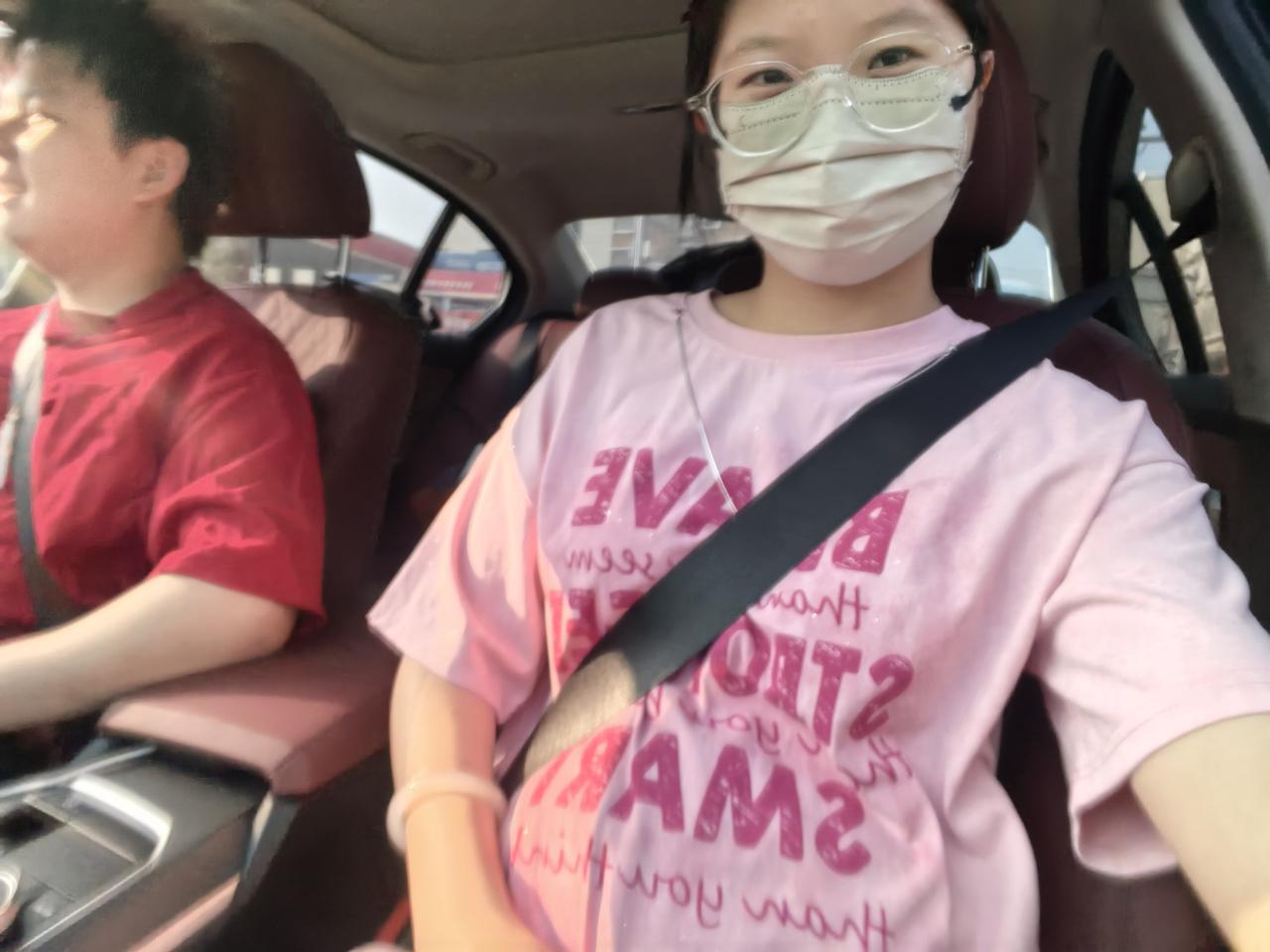 怀孕28周我已经胖了10斤了。
刚怀孕的时候是110斤，现在28周多昨天刚称的1