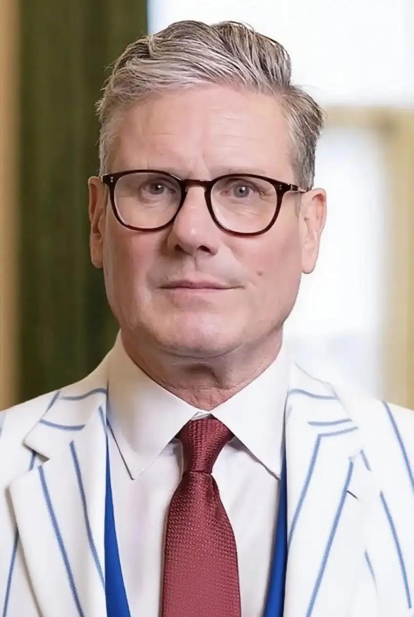 英国首相宣布：
3月1日晚，英国首相斯塔默突然官宣：同意美国使用英国军事基地，用