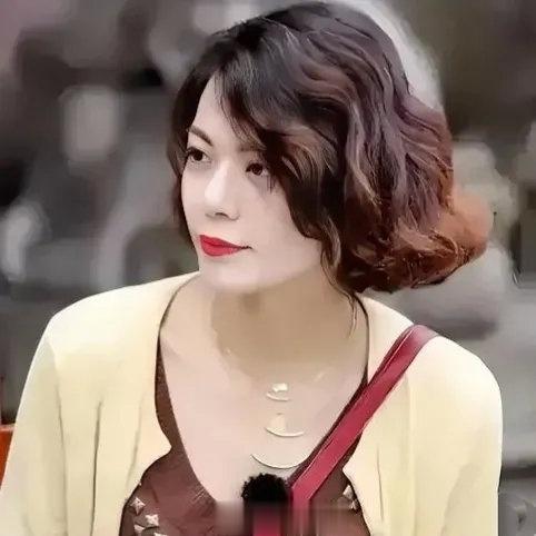 复旦大学陈果教授的一段话太治愈了：“余生不要和任何人争辩，哪怕别人说一加一等于七