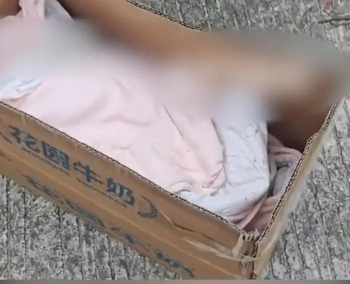 湛江市民捡到女婴交给福利院，福利院：孩子患有唐氏综合征，警方介入处理中。
这起事