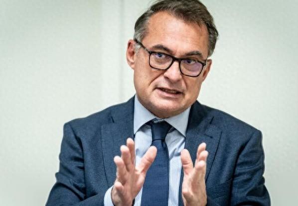 我没听错吧？
德国央行行长说要报复谁？
报复中国？


这话说得有点冲了。
动不