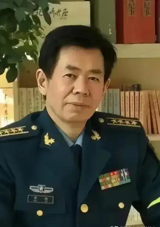 最大的台独分子，再也藏不住尾巴，终于露出来了肮脏的脑袋！原来，最大的台独分子不都