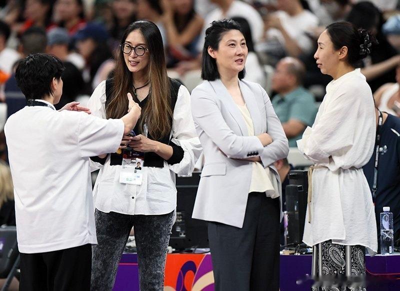 卞兰的福建女篮并没有得过且过！

因为又签约了一个外援，这样她们队内就有两个外援