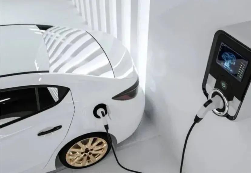 新能源汽车的市场前景真的很好吗
其实就是因为汽车市场不太景气，很多企业都在亏本，