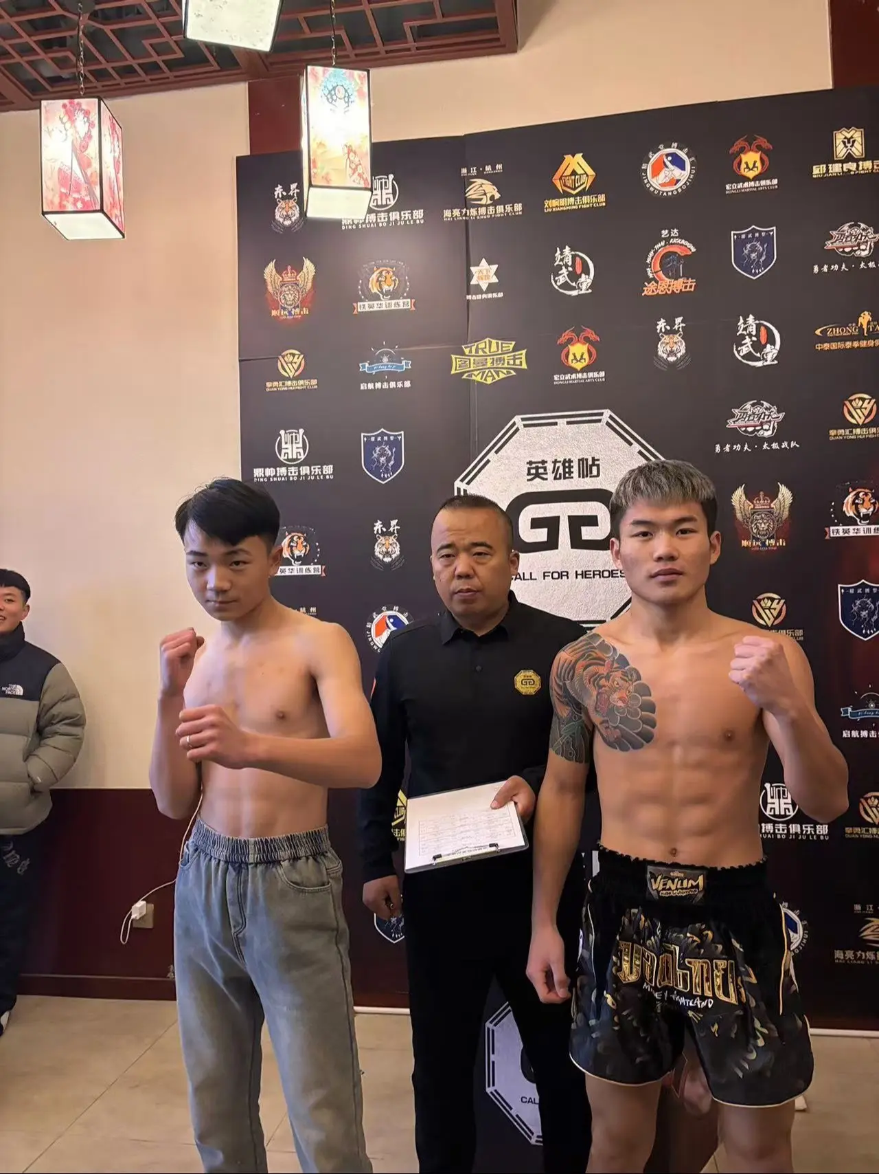 自由搏击训练 格斗世界 撩起衣服就是腹肌 综合格斗