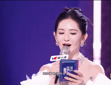 谢娜直播官宣演唱会谢娜谢娜直播官宣演唱会！一沫真挚的情话