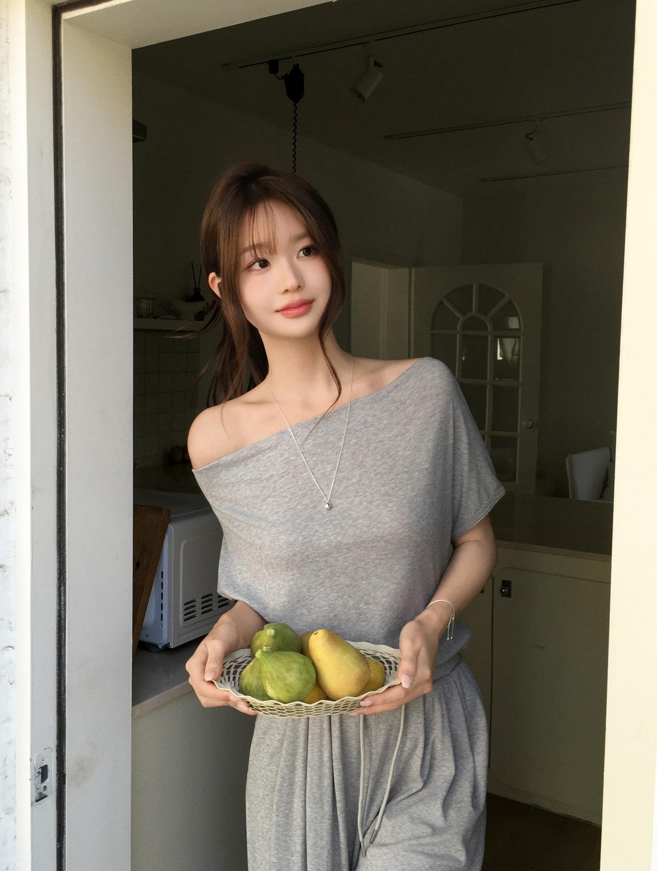 元气满满的一天，从新鲜水果开始！🍎🍌🥭
