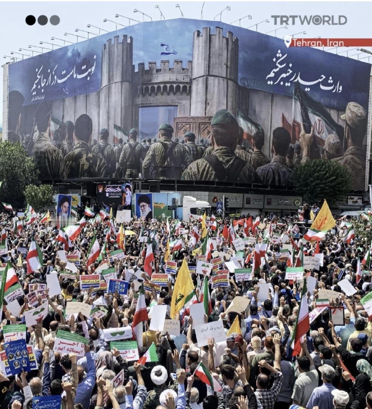 有人把伊朗现在的局势捧得太高了，非说这是所谓的“第一张多米诺骨牌”。

按这逻辑