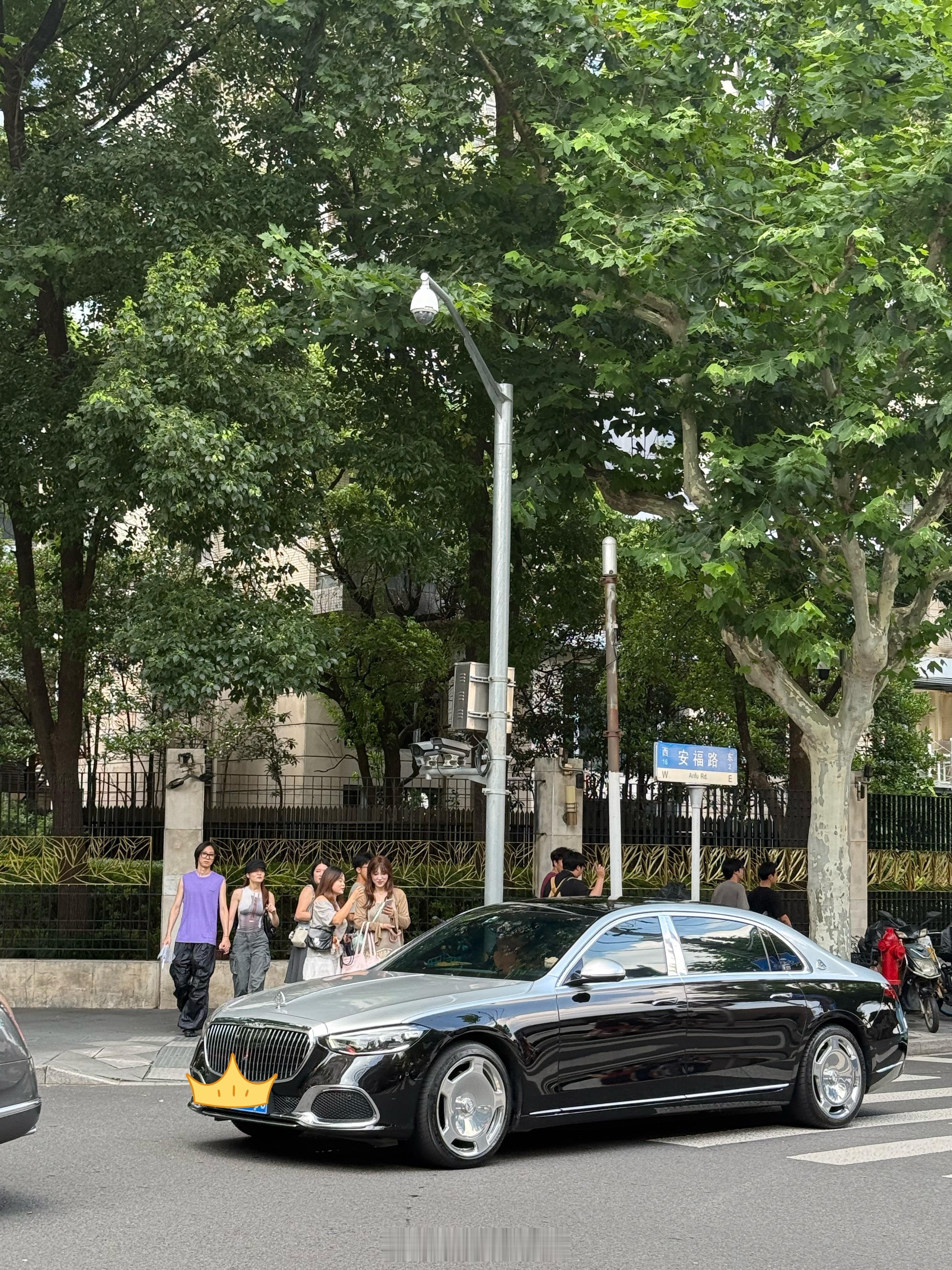 上海的这个路口周末豪车可见率之高堪比迪拜大v聊车我与汽车的日常 ​​​