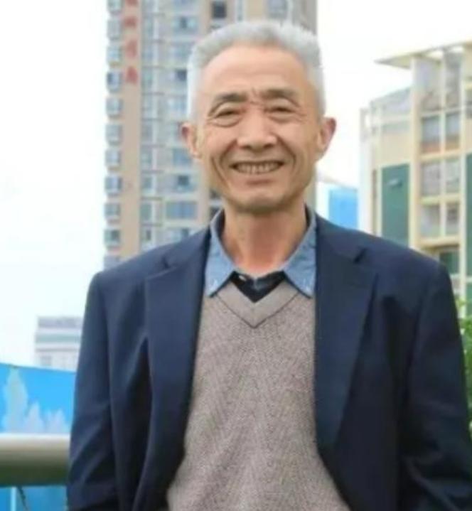 1977年，一个湖北穷小子高考考了289分，但由于消息闭塞，他就报考了华中师大，