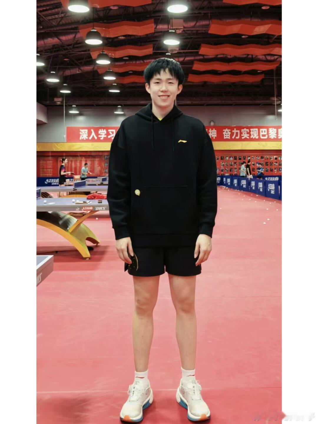 王楚钦 百达翡丽 王楚钦：家庭优越的孩子更自信，你说对吧！其实从另一个意思看，从