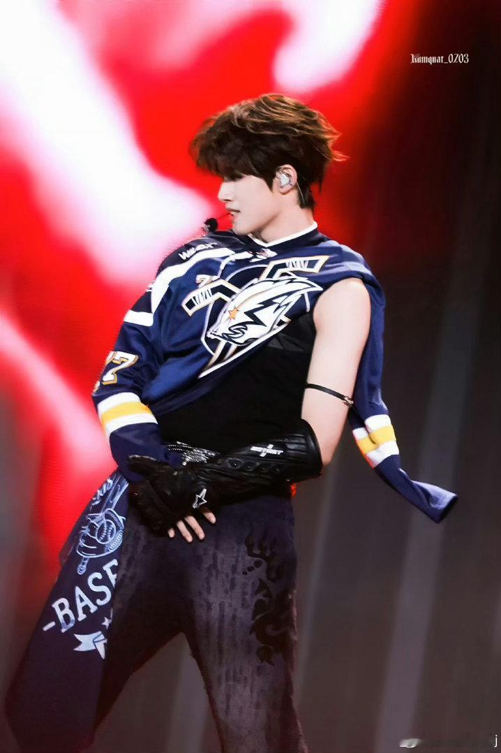 张极希望TOP去世界各地吹海风🌏少年心怀远方，期待TOP去往全球各地，吹着海风
