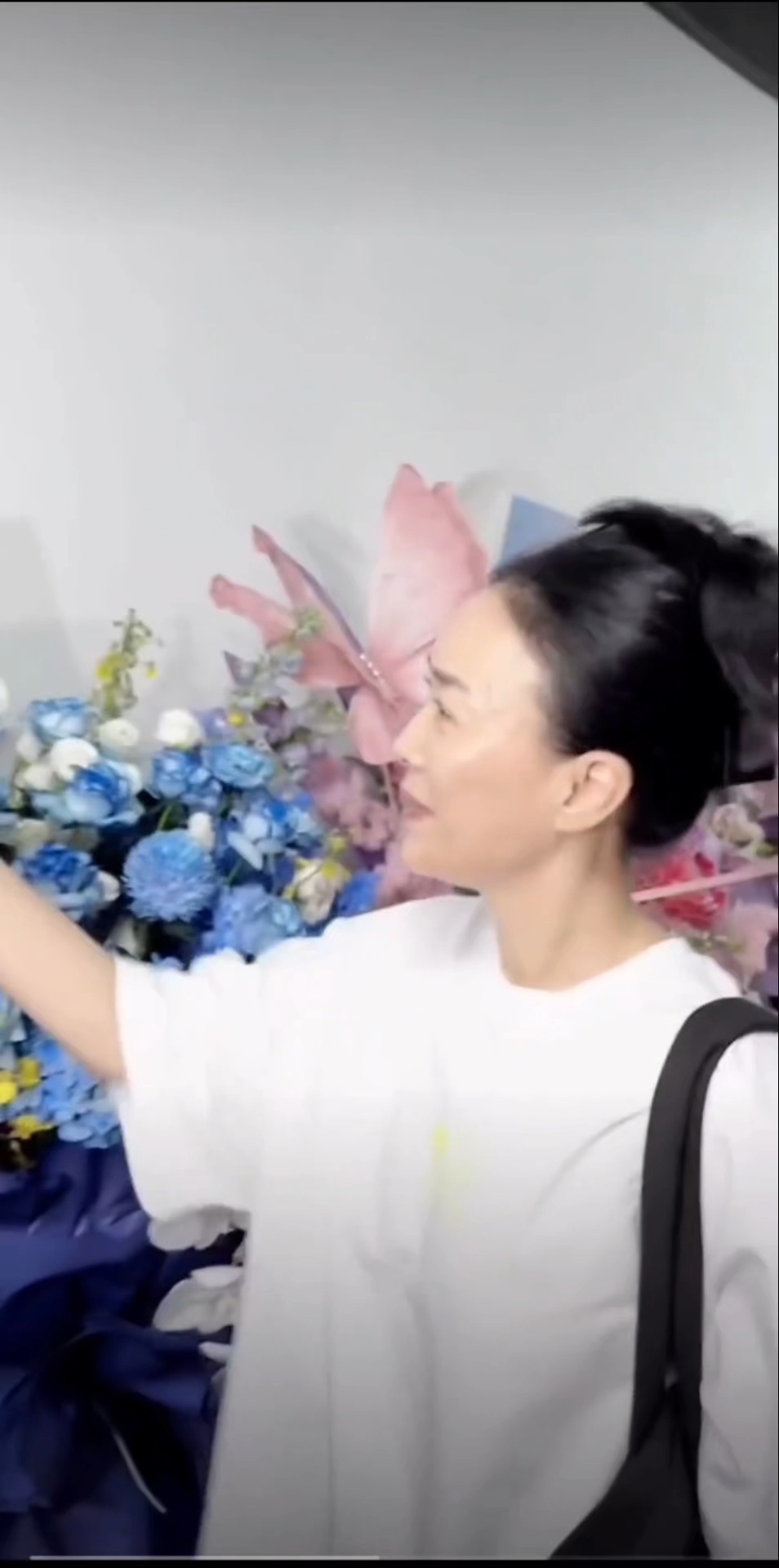 刘宇宁送那英演唱会花篮啊！小宁！我们的刘宇宁。真好！摩登兄弟