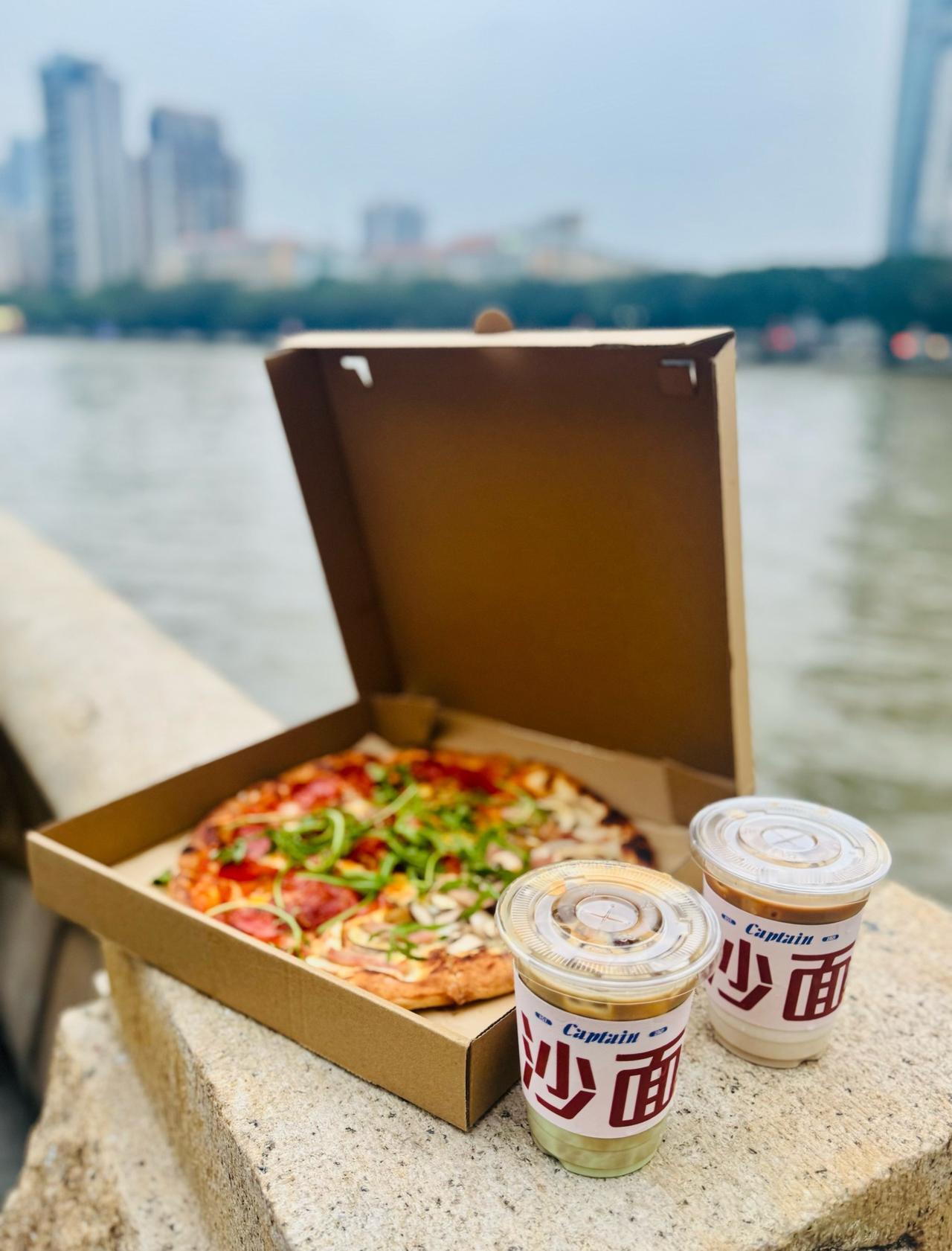 广州美食｜沙面江边的窑炉披萨太太太舒服
📍广州 
Captain沙面，Here